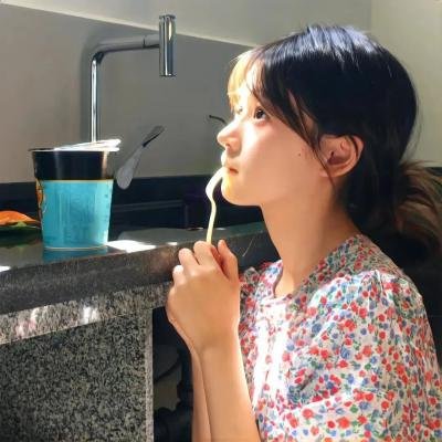 毛衣女郎